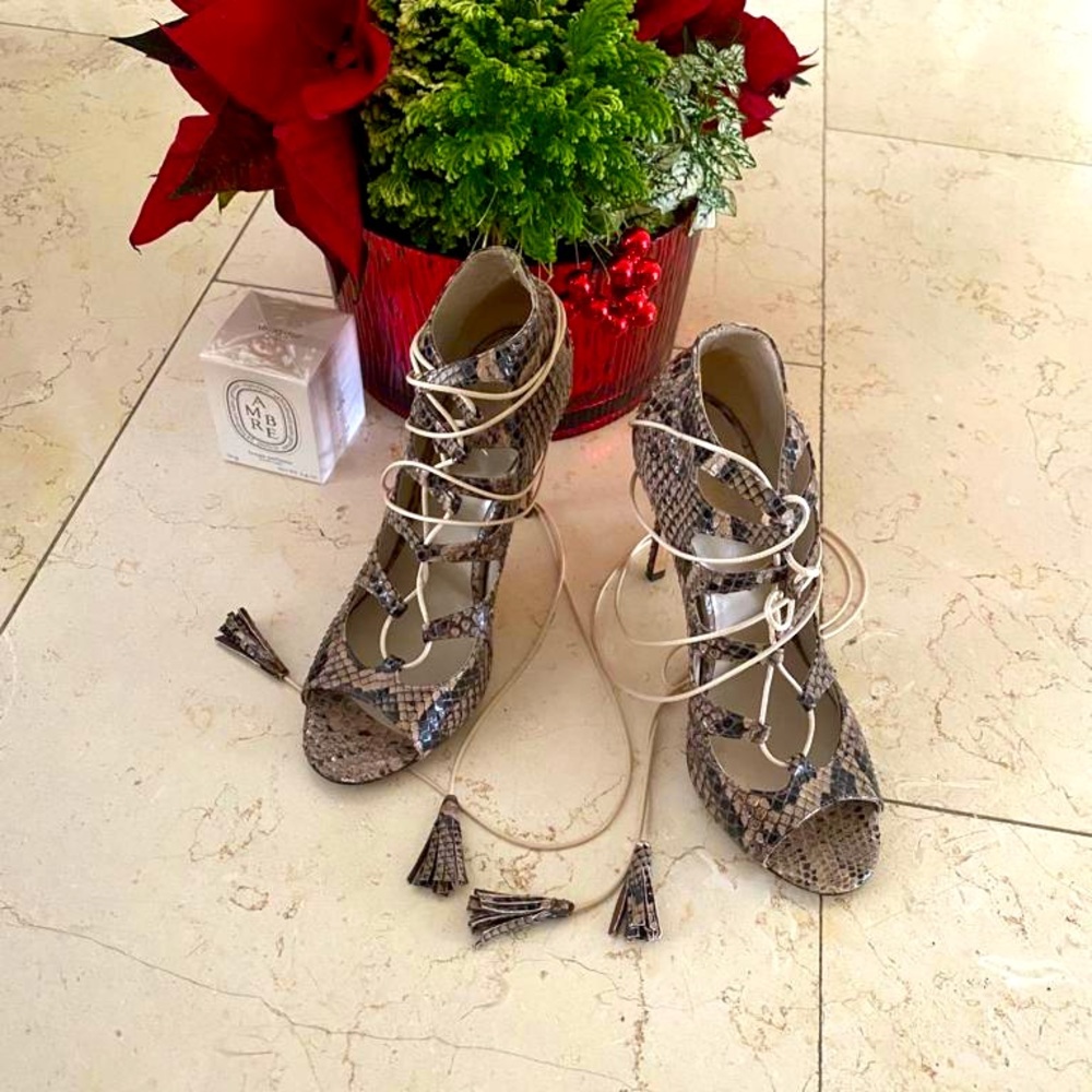 snakeskin print on real leather, taupe colour heel, lace-up